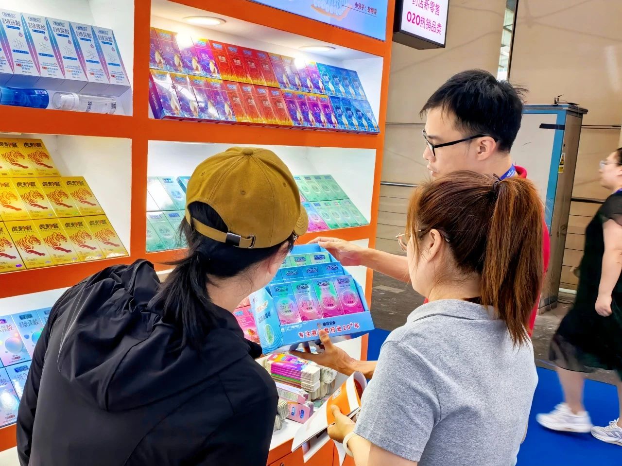 連鎖藥店避孕套選品突圍：告別“大牌不賺錢(qián)、雜牌賣(mài)不動(dòng)”困局.jpg